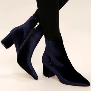 Steve Madden Bollie Blue Velvet Pointed Booties